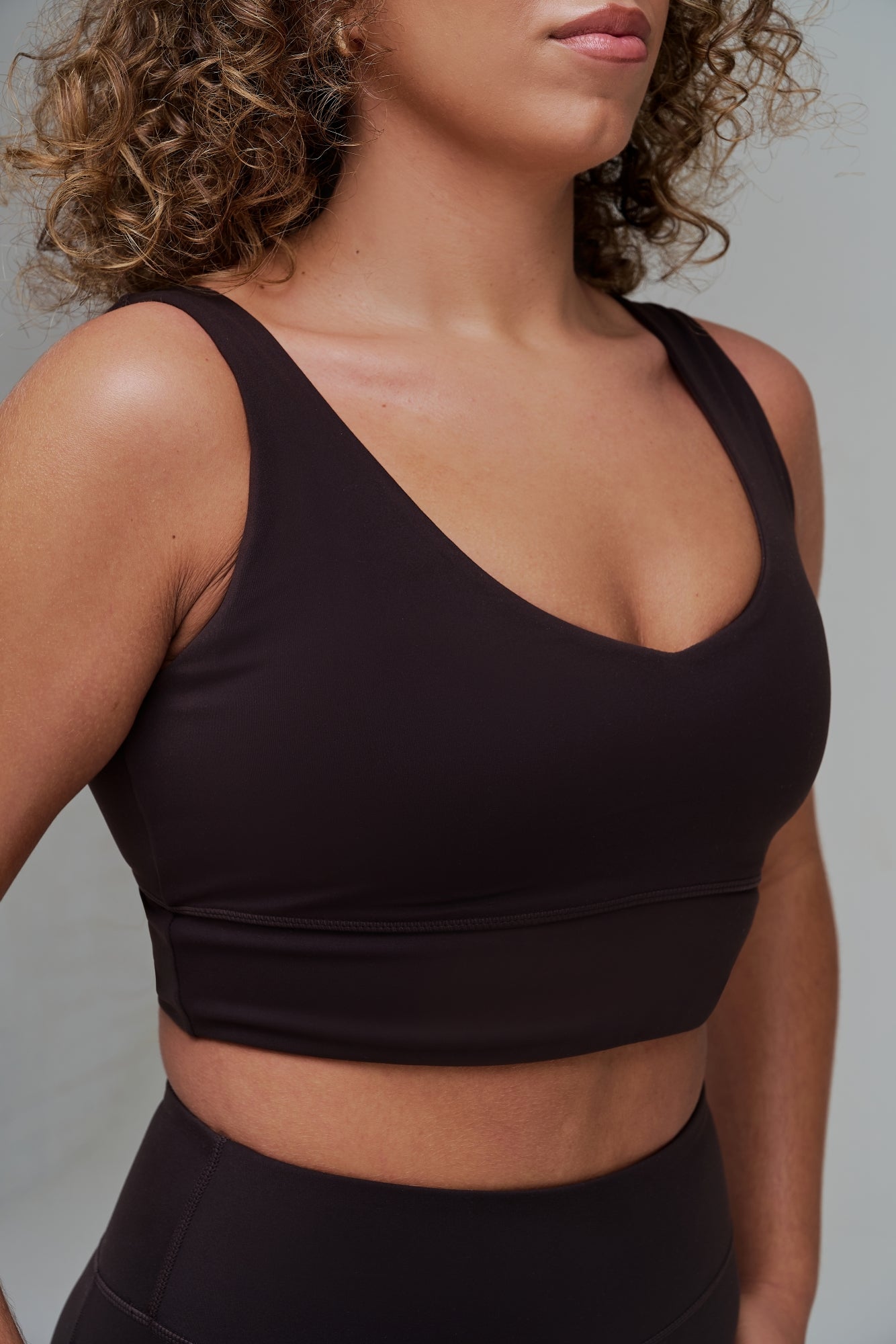 XENLITE V-NECK SPORTS BRA