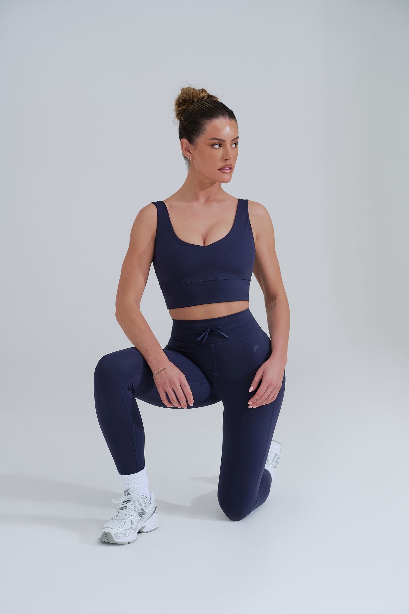 XENLITE V-NECK SPORTS BRA